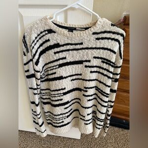 Forever 21 Black and White Crew Neck Sweater